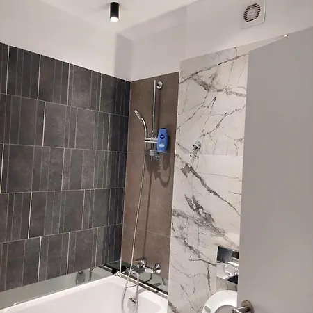 Apart Boutique 2 Coresi Central Апартаменти *