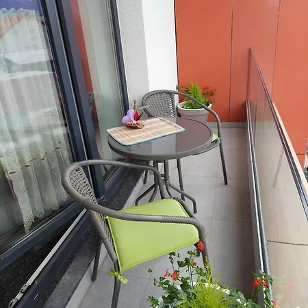 Apart Boutique 2 Coresi Central Апартаменти *