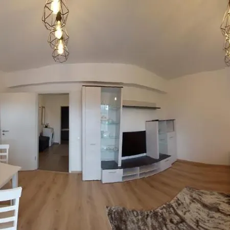 Apart Boutique 2 Coresi Central Апартаменти